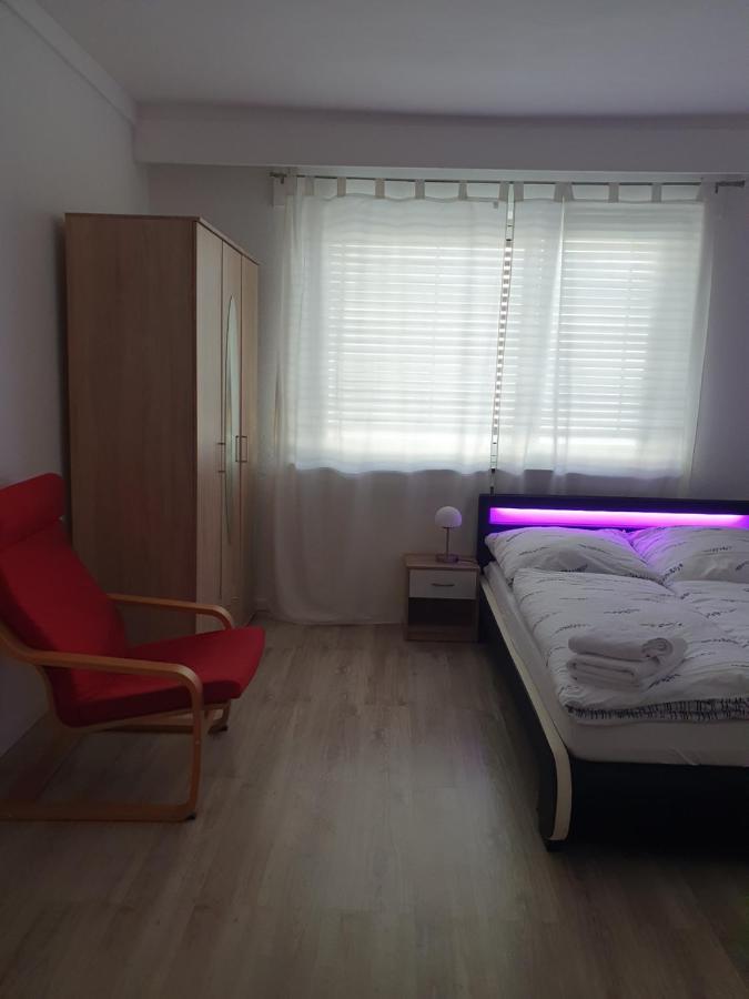 Privatzimmer An Der Uniklinik Mainz - Nur Fuer Weibliche Gaeste Apartment Bagian luar foto